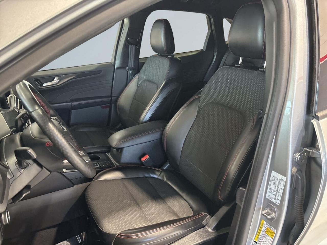 2023 Ford Escape ST-Line AWD/Leather/NAVI/Drive Assist/Remote Start Photo