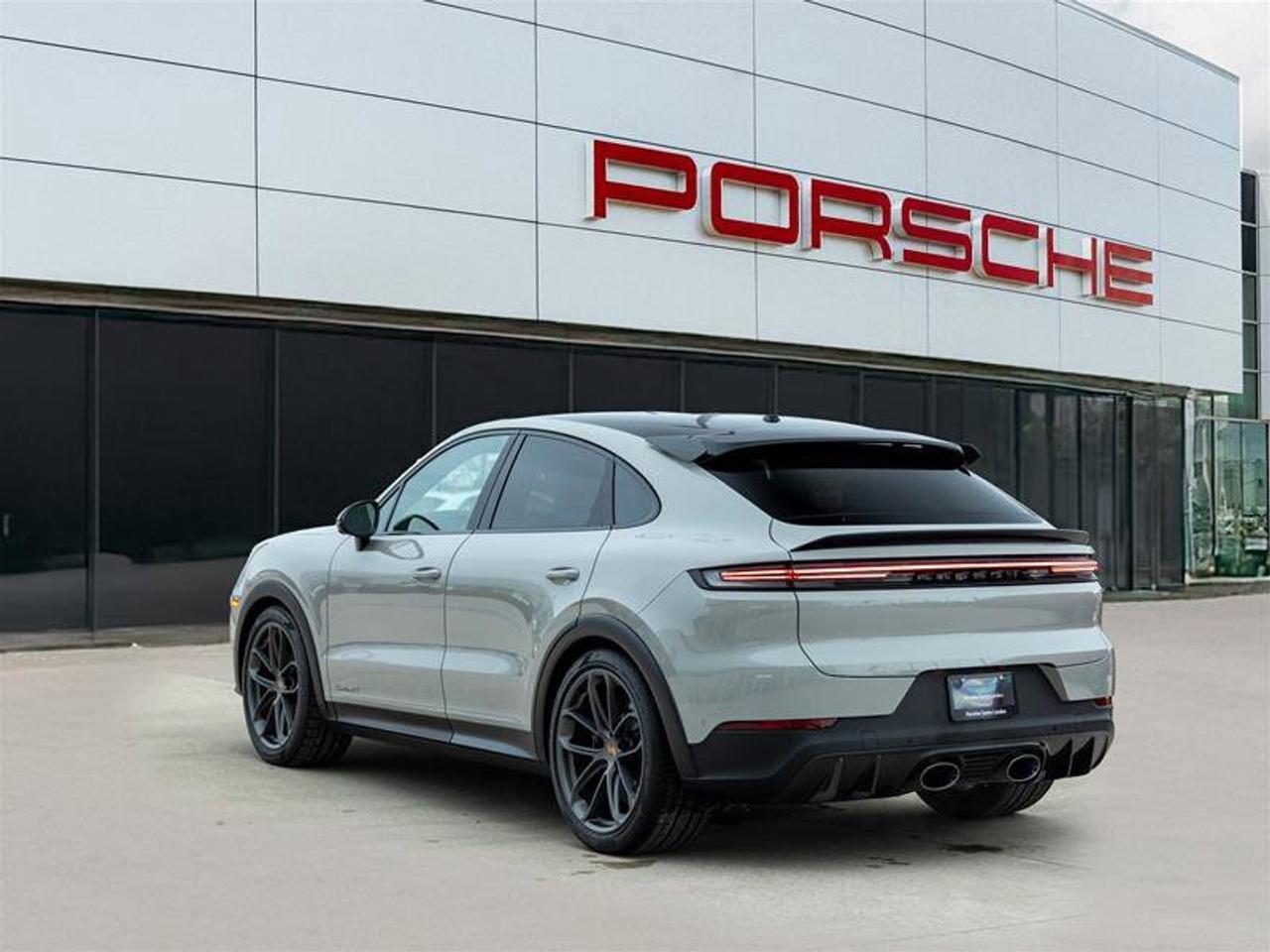 2025 Porsche Cayenne Turbo GT Photo
