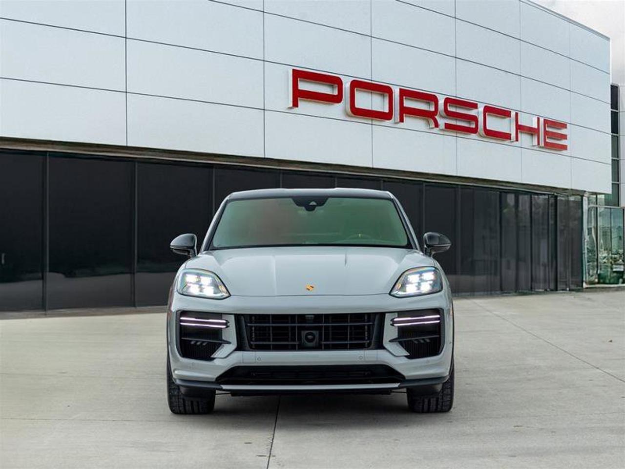 2025 Porsche Cayenne Turbo GT Photo