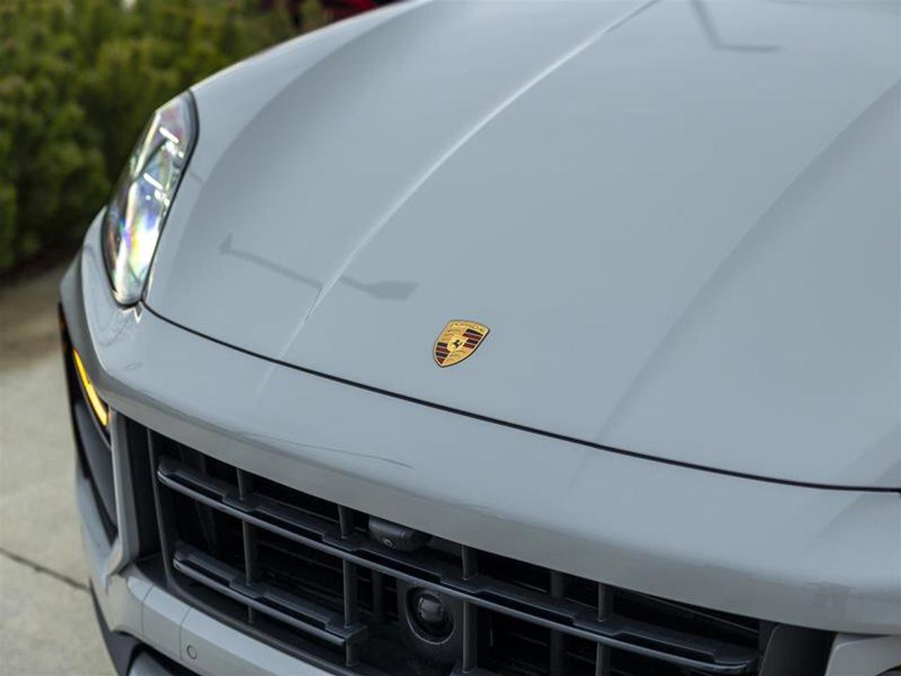 2025 Porsche Cayenne Turbo GT Photo