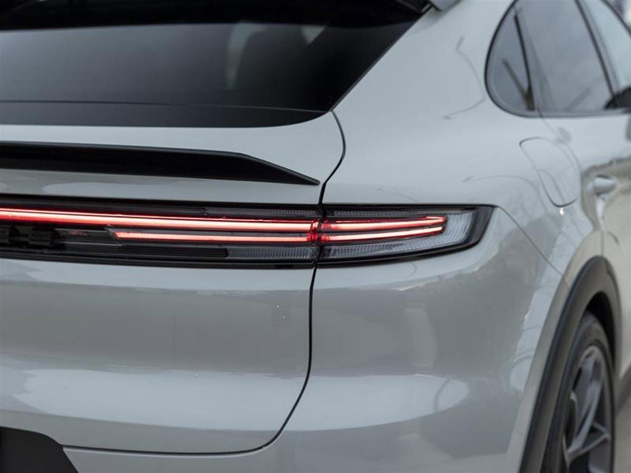 2025 Porsche Cayenne Turbo GT Photo