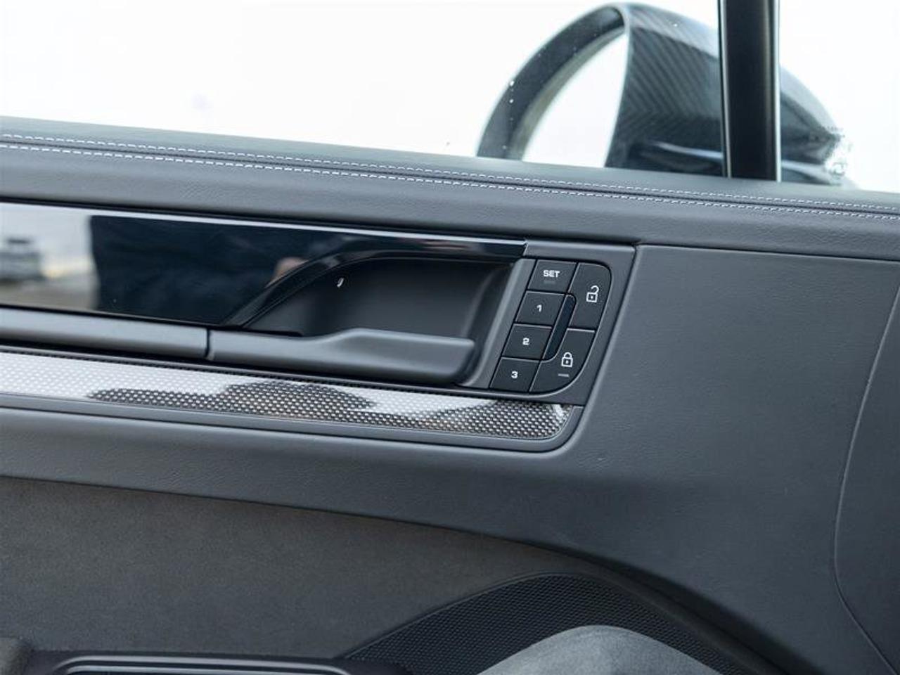 2025 Porsche Cayenne Turbo GT Photo