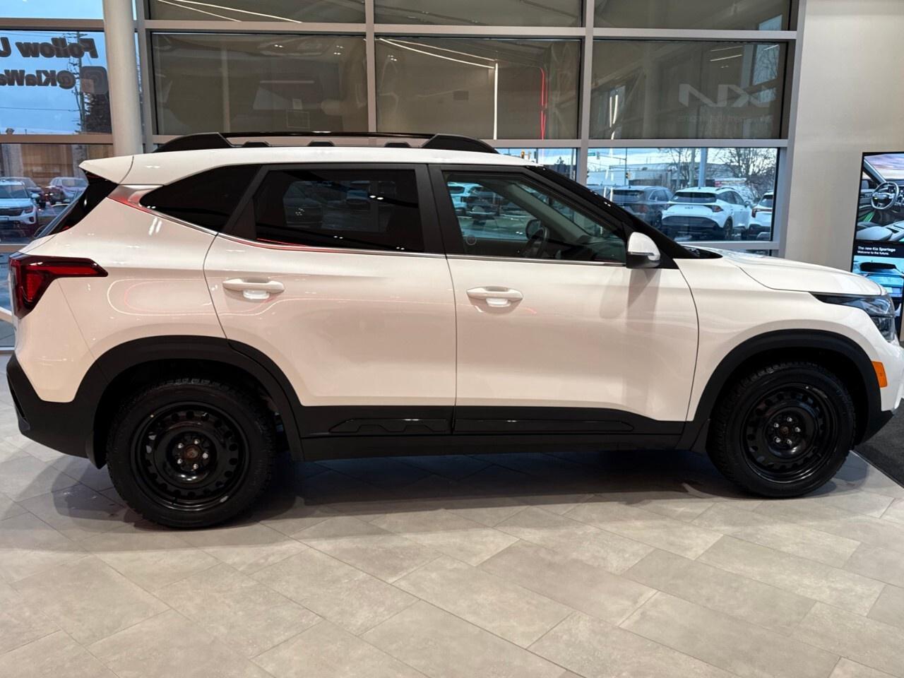 2025 Kia Seltos X-Line AWD Photo3