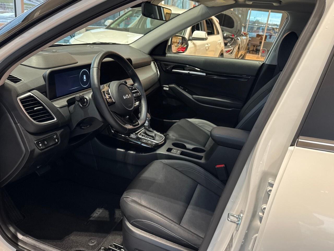 2025 Kia Seltos X-Line AWD Photo