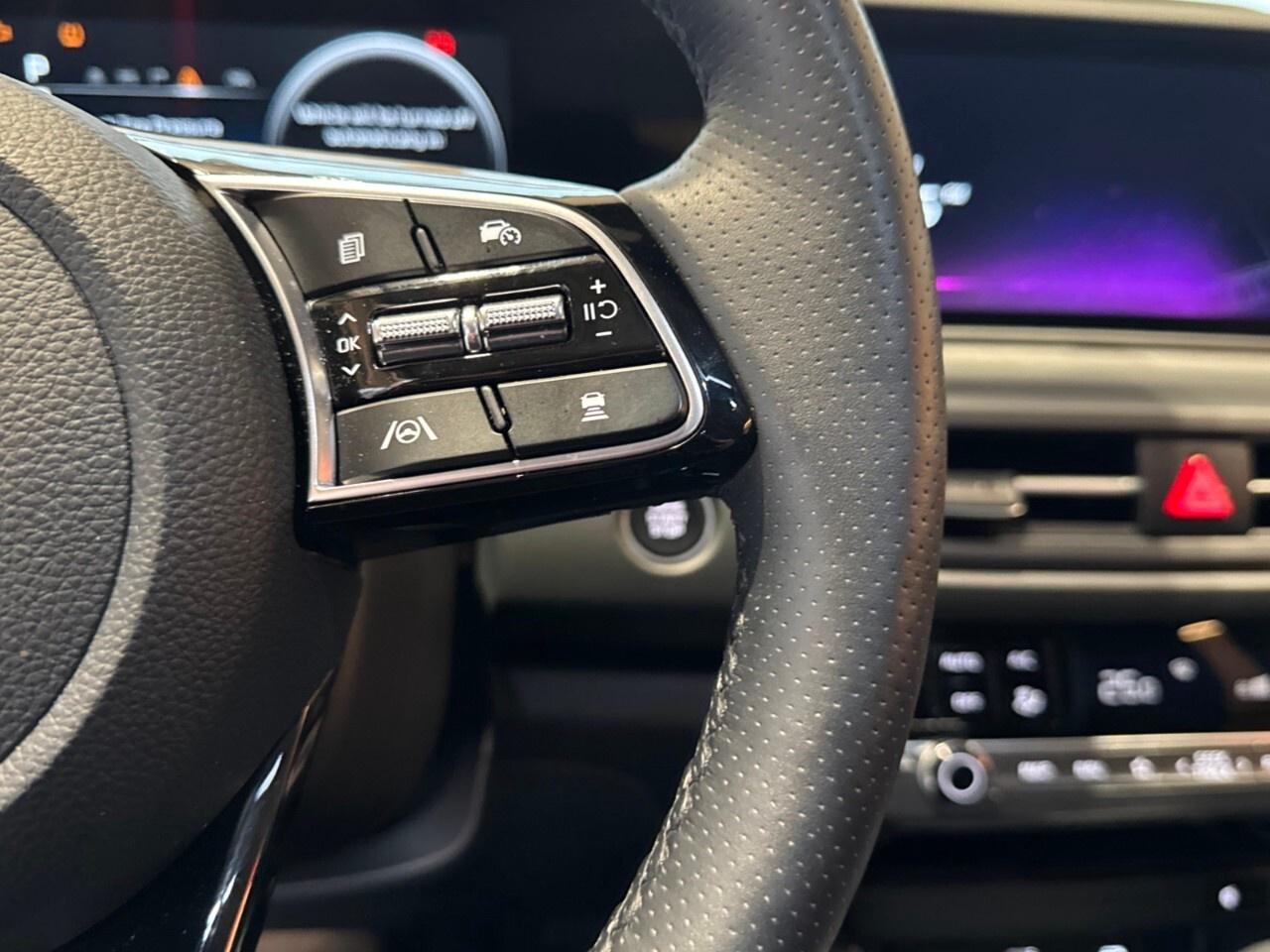 2025 Kia Seltos X-Line AWD Photo