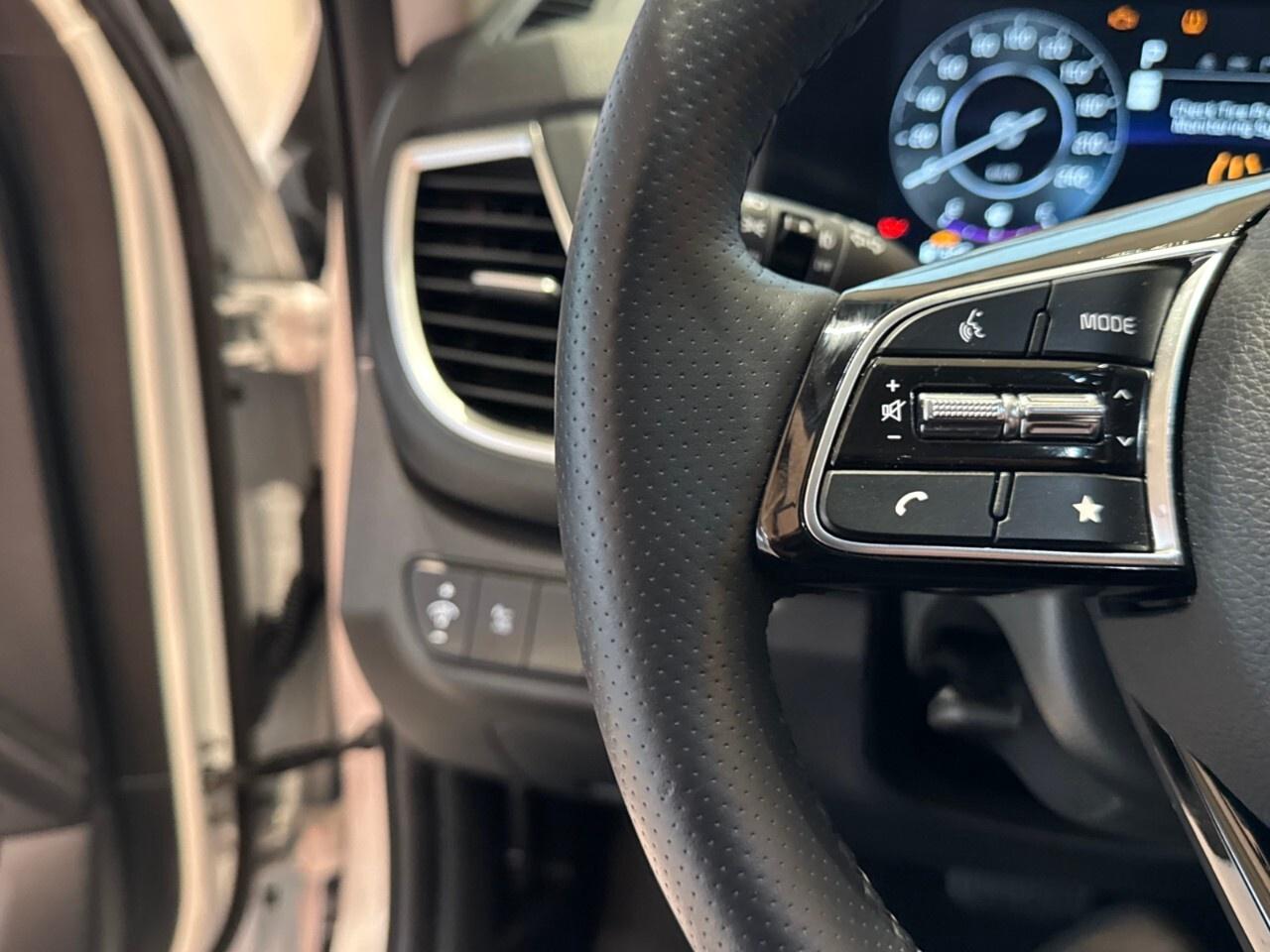 2025 Kia Seltos X-Line AWD Photo