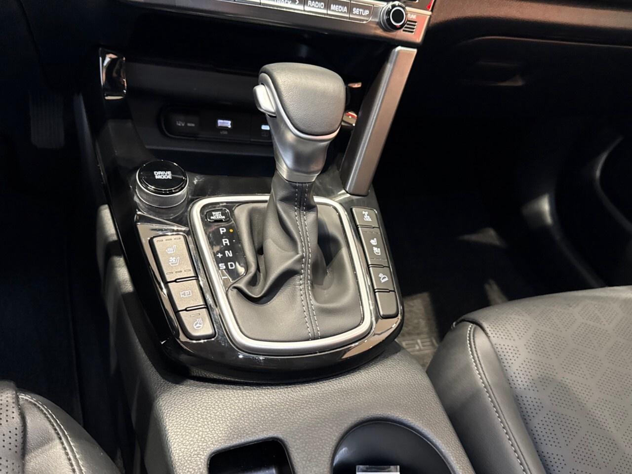 2025 Kia Seltos X-Line AWD Photo