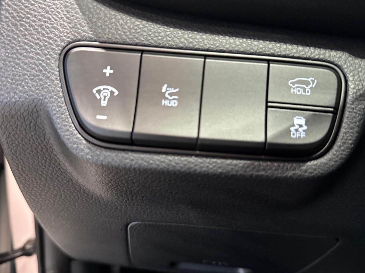 2025 Kia Seltos X-Line AWD Photo