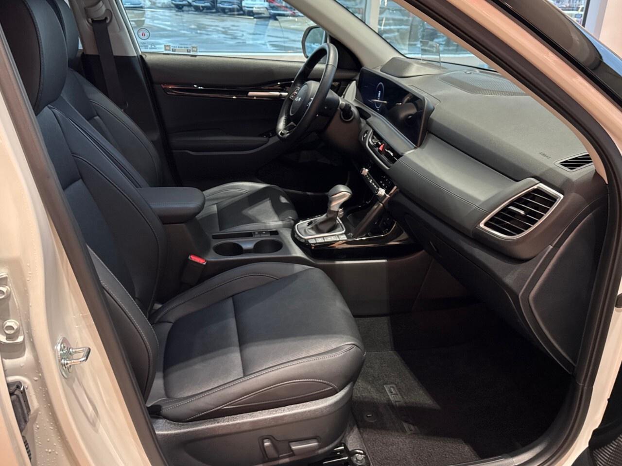 2025 Kia Seltos X-Line AWD Photo