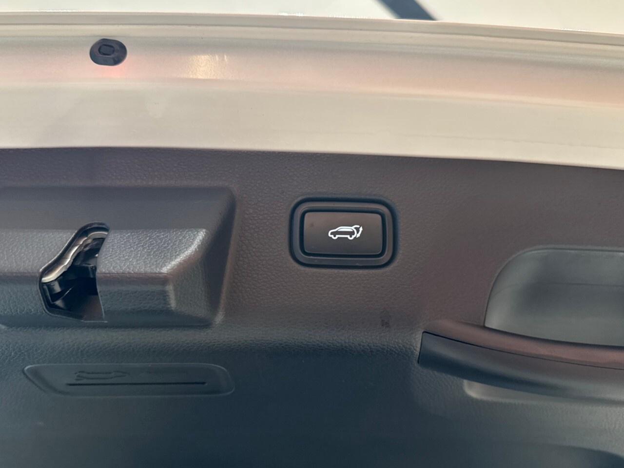 2025 Kia Seltos X-Line AWD Photo