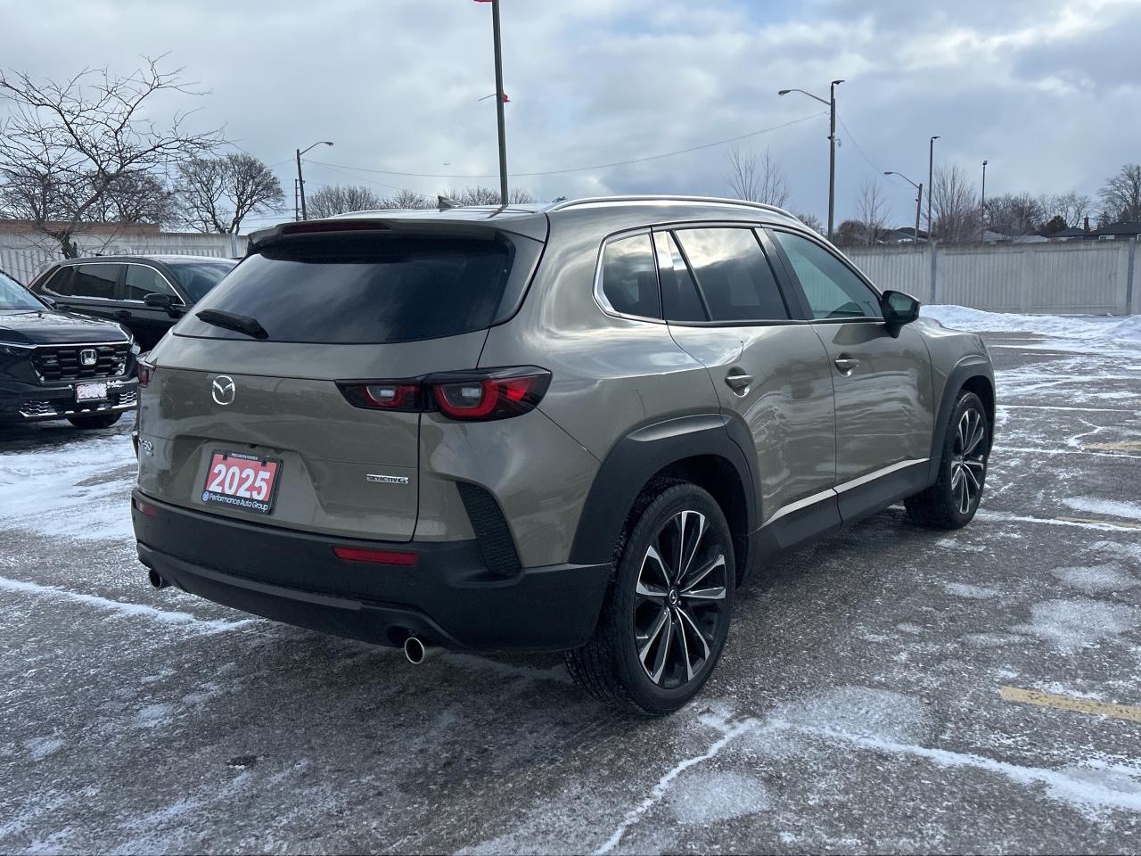 2025 Mazda CX-50 GT Leather  Navigation  Pano Roof H.Seats Photo4