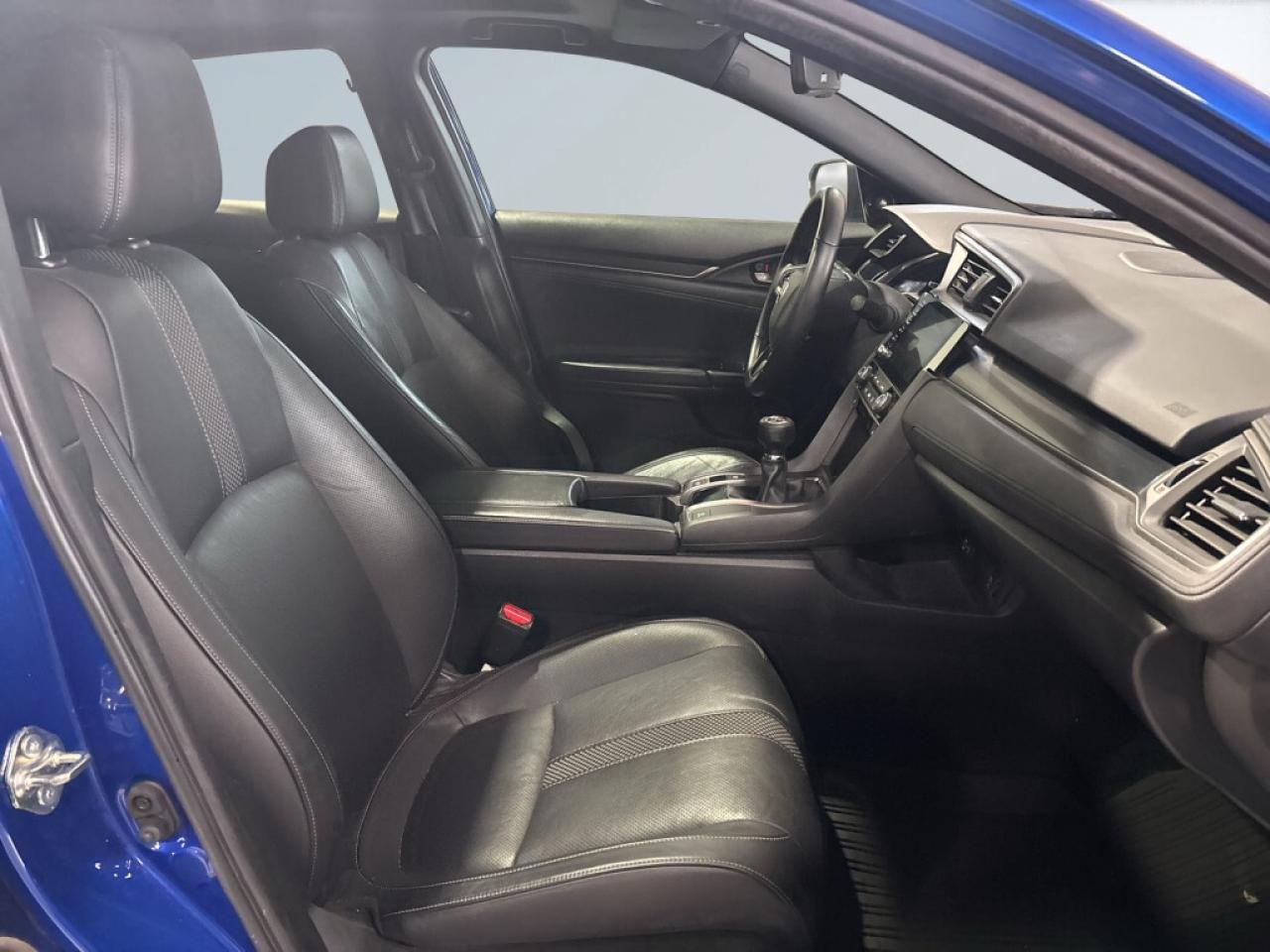 2021 Honda Civic Hatchback Sport Touring Manual/NAVI/Leather/Sunroof/Blind Sp Photo