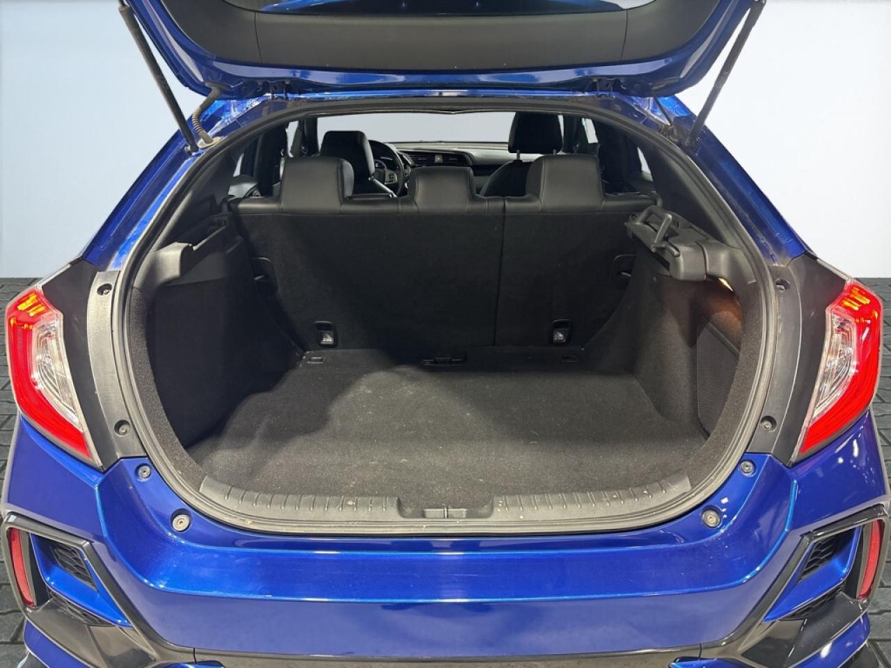 2021 Honda Civic Hatchback Sport Touring Manual/NAVI/Leather/Sunroof/Blind Sp Photo