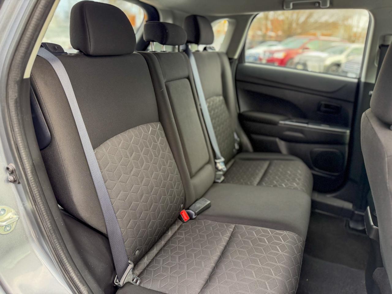 2021 Mitsubishi RVR ES   AWD   LOW KM   NO ACCIDENTS   HEATED SEATS Photo