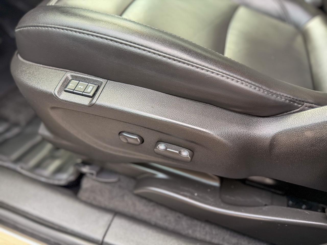 2017 Buick Encore Essence/AWD/LOW KM/BSM/REMOTE/NAVI/CAMERA/LEATHER Photo