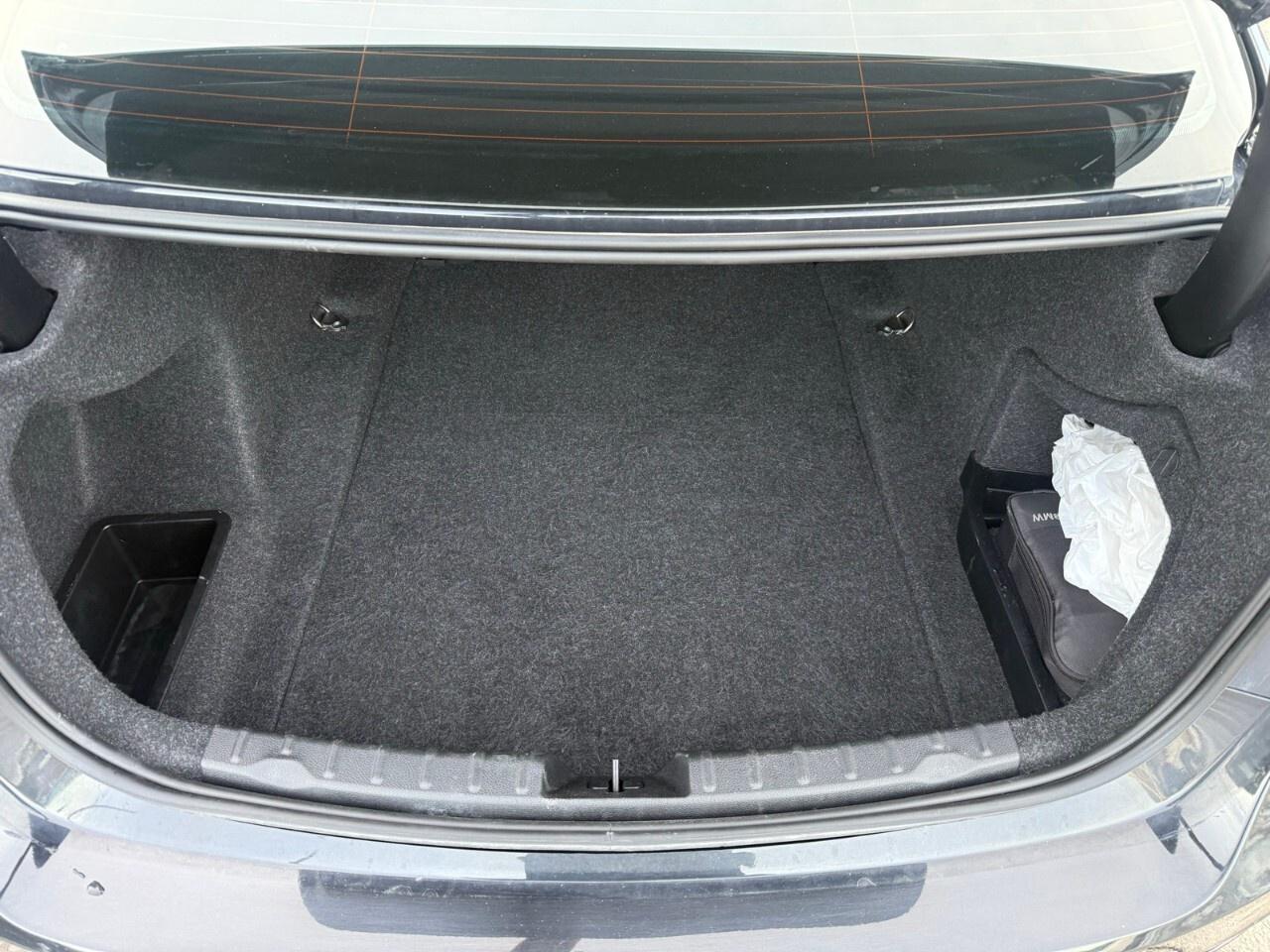 2015 BMW 3 Series 4dr Sdn 320i xDrive AWD 2015 BMW 320 X Dr. low kil Photo