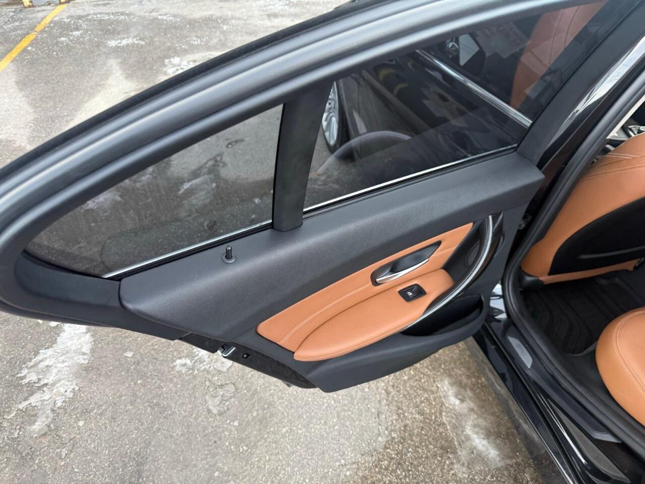 2015 BMW 3 Series 4dr Sdn 320i xDrive AWD 2015 BMW 320 X Dr. low kil Photo