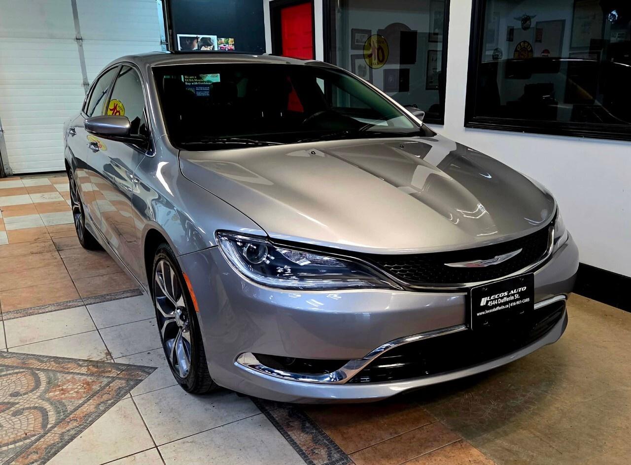 2016 Chrysler 200 4dr Sdn C FWD Leather Loaded/Backup Camera/Sunroof Photo3