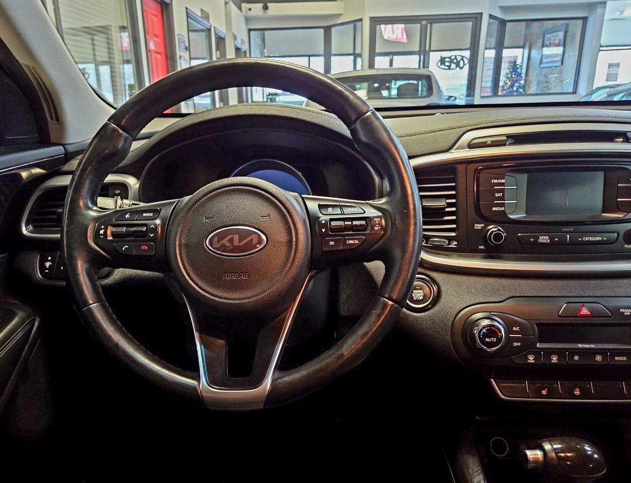 2016 Kia Sorento AWD 4dr 3.3L EX 7-Seater Great Services/All Wheel Photo
