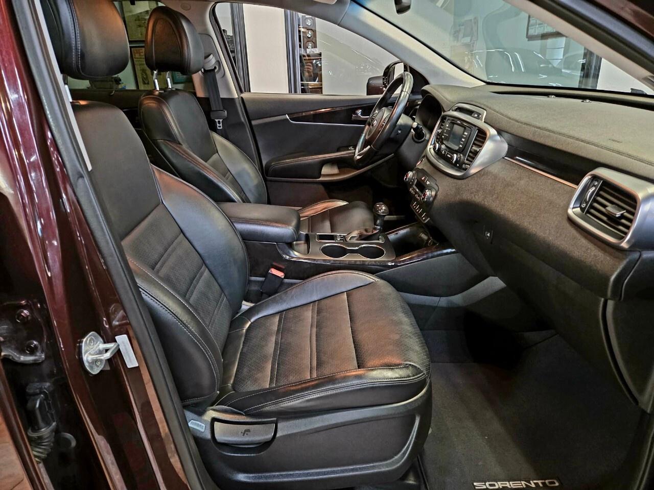 2016 Kia Sorento AWD 4dr 3.3L EX 7-Seater Great Services/All Wheel Photo