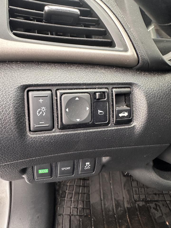 2014 Nissan Sentra SV  62,000 ORIGINAL KMS   Clean carfax   Certified Photo