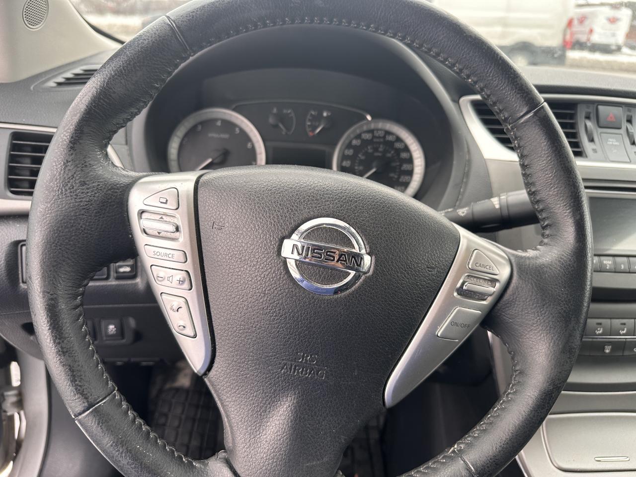 2014 Nissan Sentra SV  62,000 ORIGINAL KMS   Clean carfax   Certified Photo