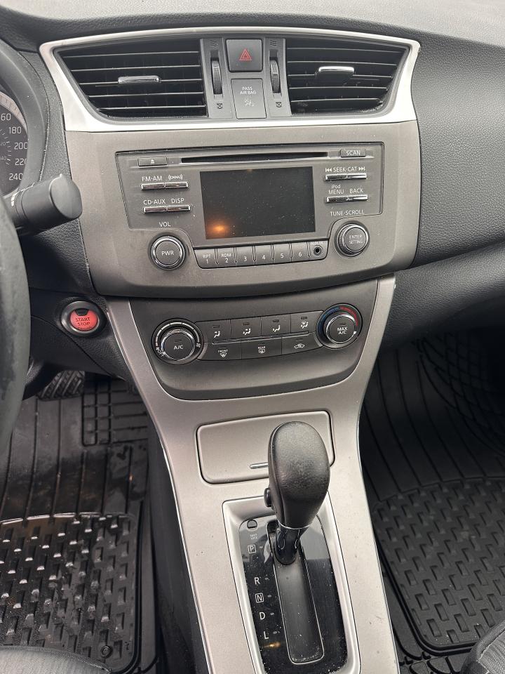 2014 Nissan Sentra SV  62,000 ORIGINAL KMS   Clean carfax   Certified Photo