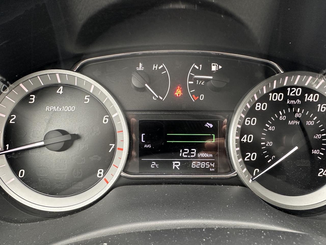 2014 Nissan Sentra SV  62,000 ORIGINAL KMS   Clean carfax   Certified Photo