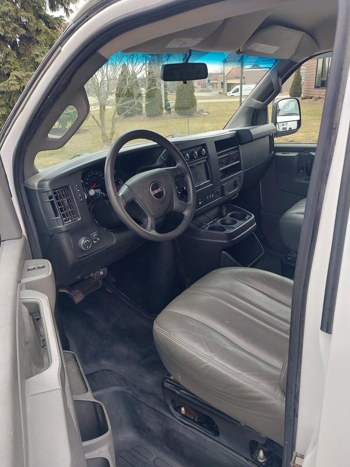 2019 GMC Savana Van 3500 Extended 6.0L V8 Photo