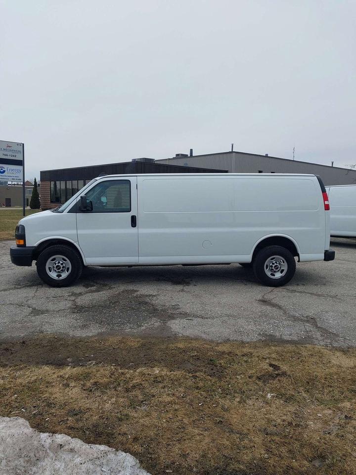 2019 GMC Savana 3500 Extended 6.0L V8 Photo
