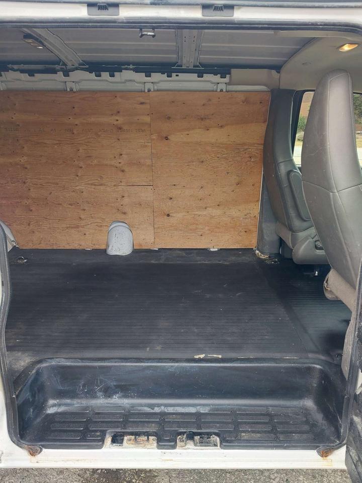 2019 GMC Savana 3500 Extended 6.0L V8 Photo