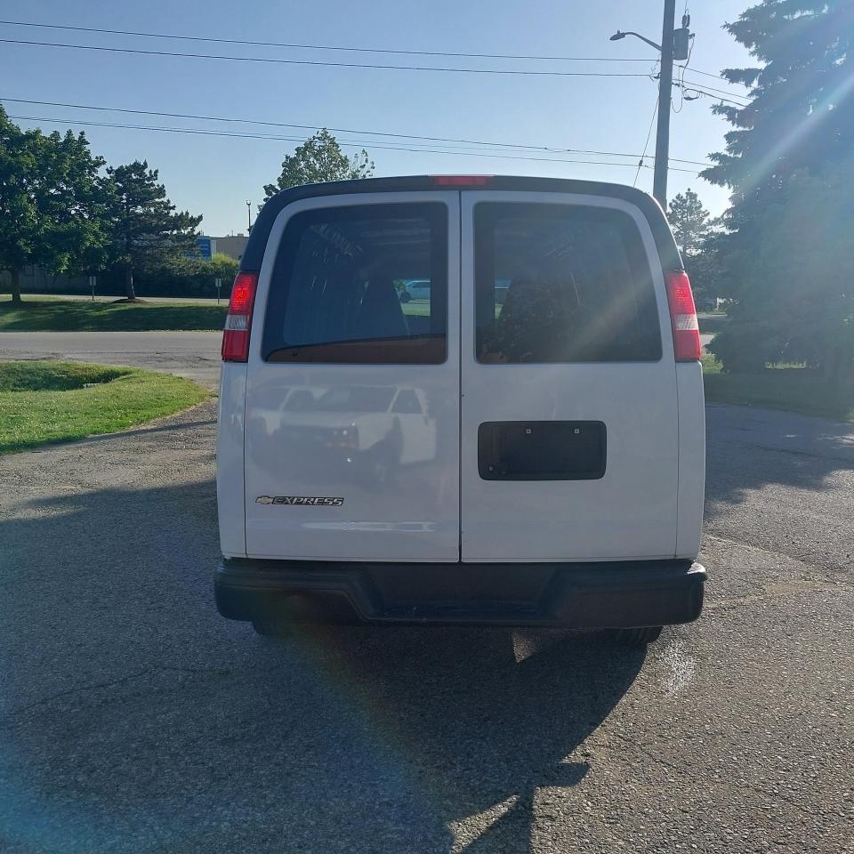 2019 Chevrolet Express 2500 V6 Cargo Van 155" WB Photo3