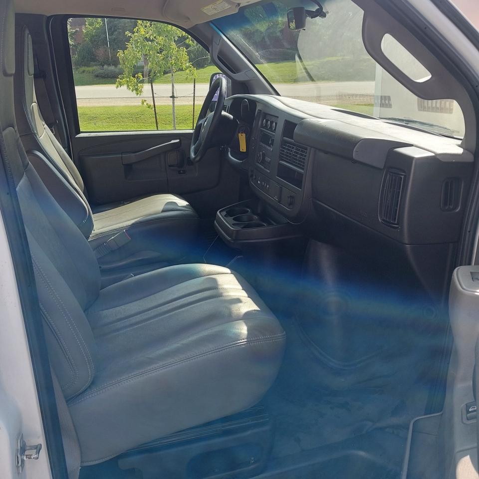 2019 Chevrolet Express 2500 V6 Cargo Van 155" WB Photo