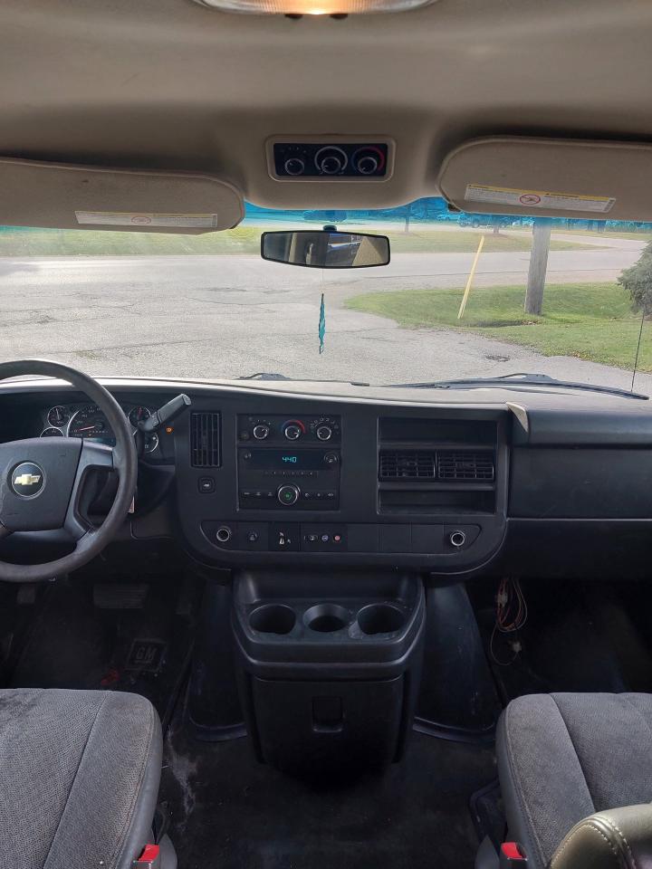 2014 Chevrolet Express 3500 LT 15 Passenger 6.0L V8 Photo