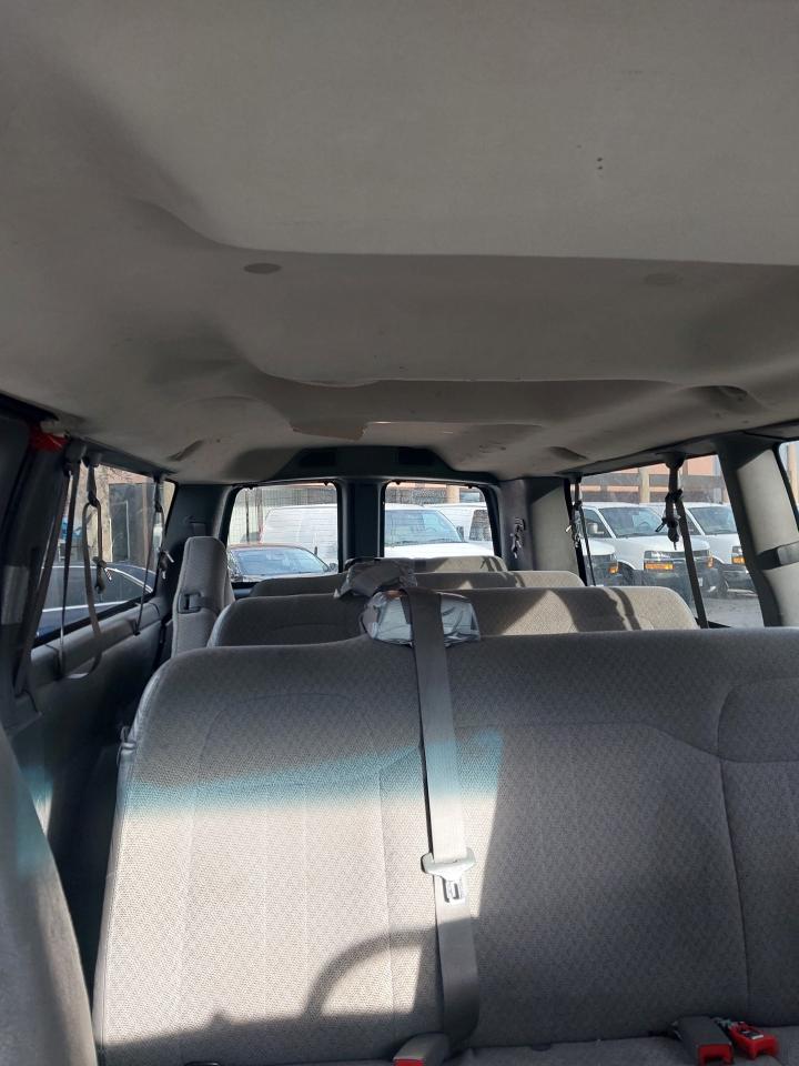 2014 Chevrolet Express 3500 LT 15 Passenger 6.0L V8 Photo