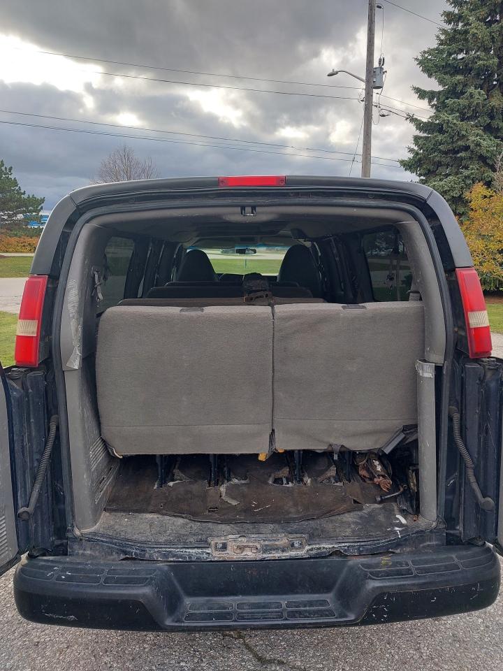 2014 Chevrolet Express 3500 LT 15 Passenger 6.0L V8 Photo