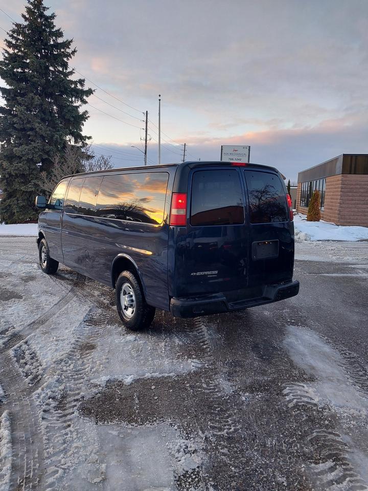 2014 Chevrolet Express 3500 LT 15 Passenger 6.0L V8 Photo