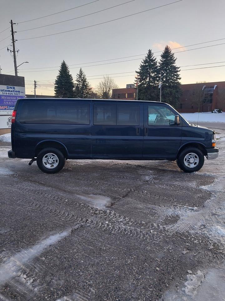 2014 Chevrolet Express 3500 LT 15 Passenger 6.0L V8 Photo