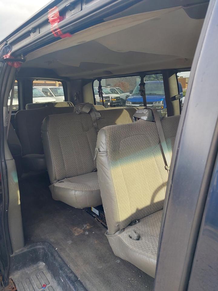 2014 Chevrolet Express 3500 LT 15 Passenger 6.0L V8 Photo