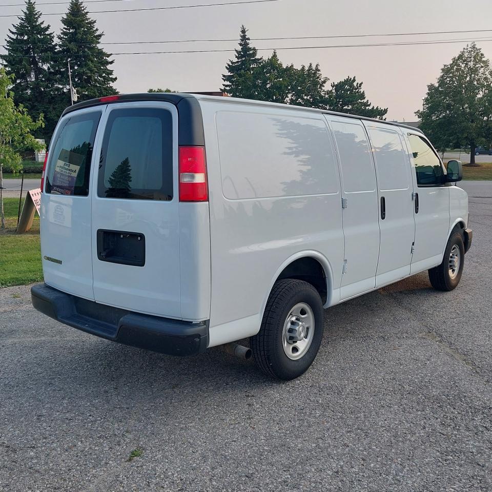 2018 Chevrolet Express 2500 V6 Cargo Van 135" WB Photo4