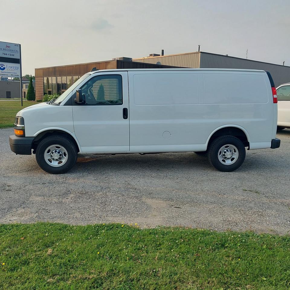 2018 Chevrolet Express 2500 V6 Cargo Van 135" WB Photo