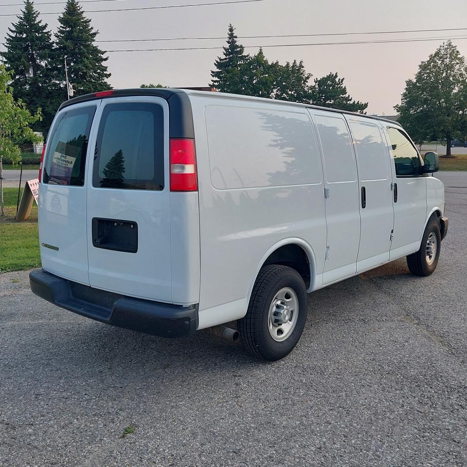 2018 Chevrolet Express 2500 V6 Cargo Van 135" WB Photo