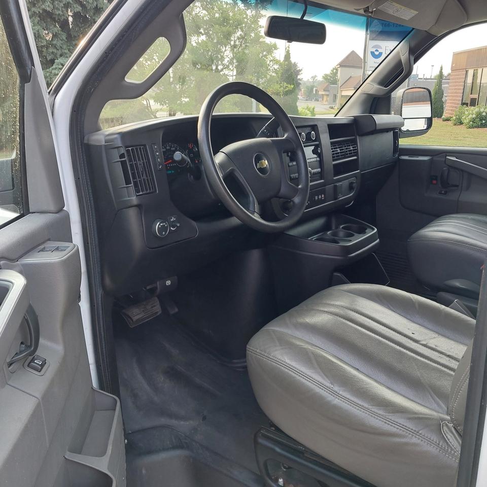 2018 Chevrolet Express 2500 V6 Cargo Van 135" WB Photo