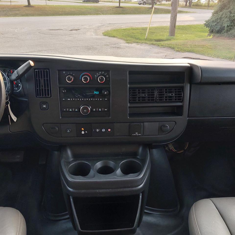 2018 Chevrolet Express 2500 V6 Cargo Van 135" WB Photo