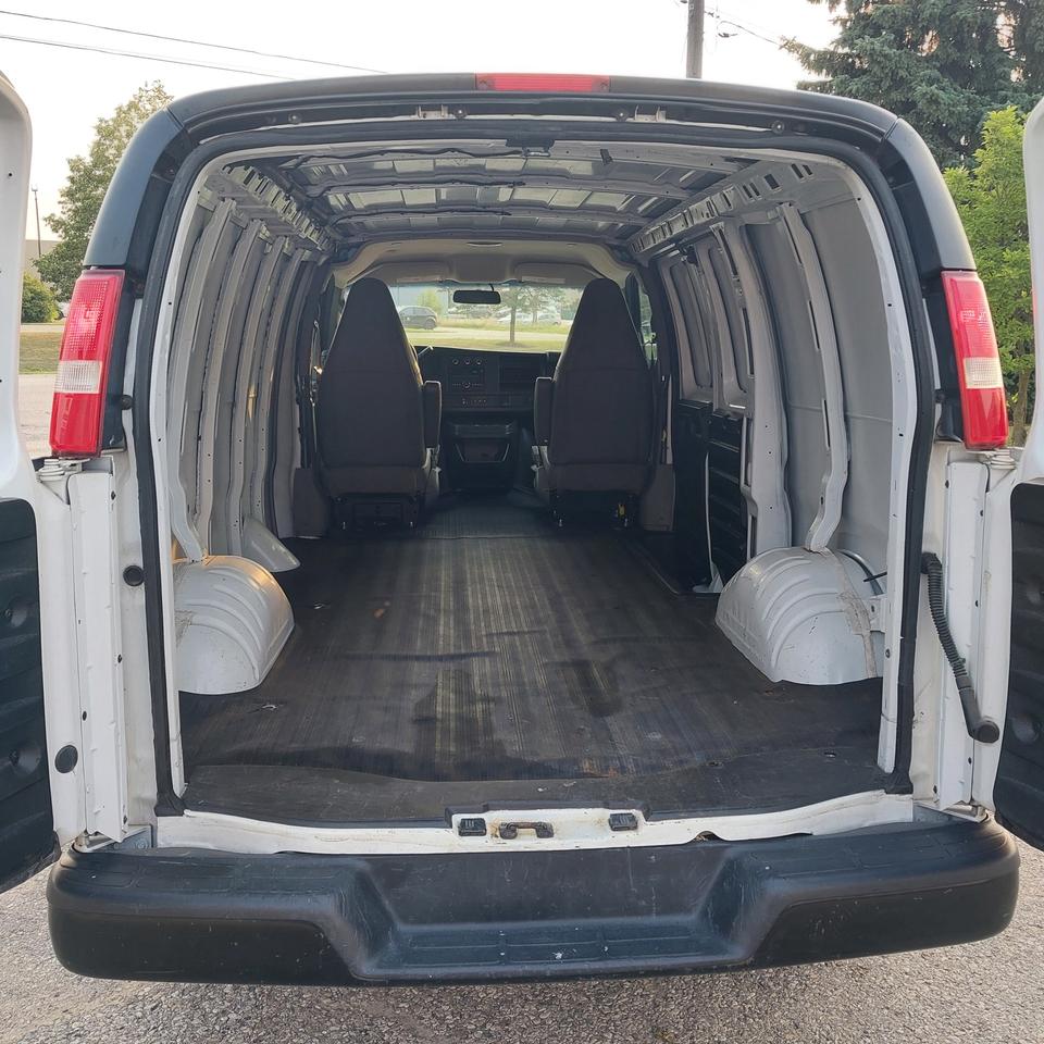 2018 Chevrolet Express 2500 V6 Cargo Van 135" WB Photo