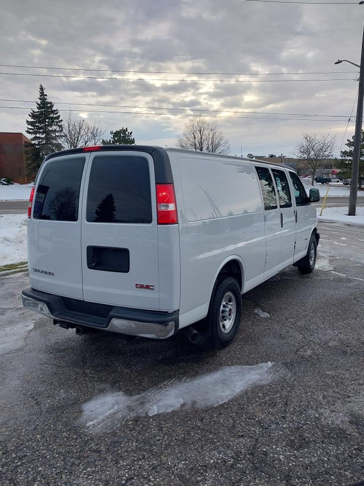 2018 GMC Savana 2500 Duramax Diesel Extended Cargo Van Photo4