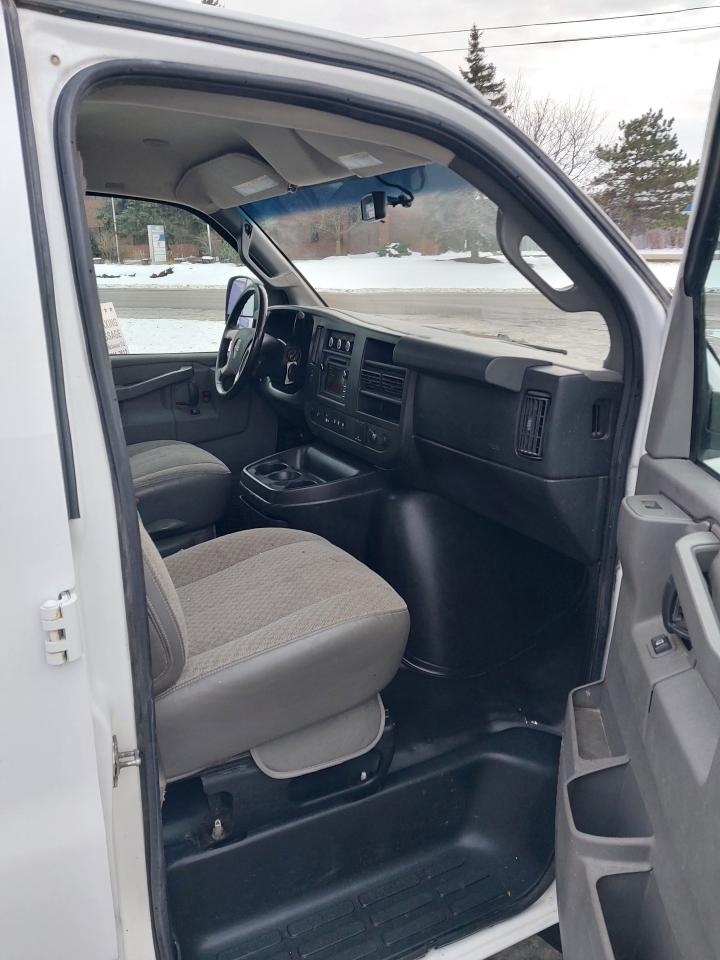 2018 GMC Savana 2500 Duramax Diesel Extended Cargo Van Photo