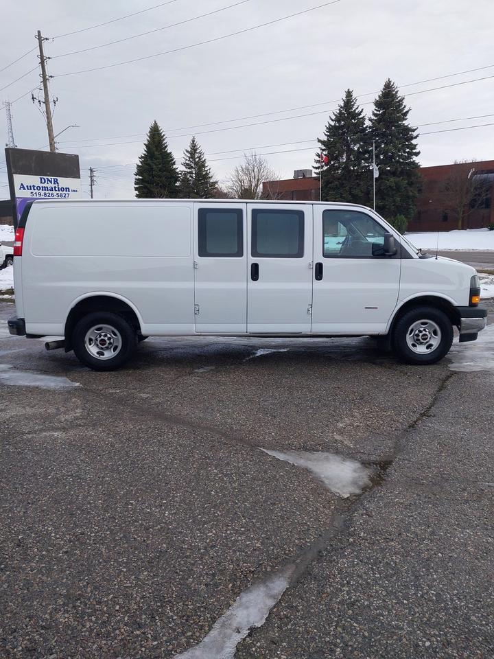 2018 GMC Savana 2500 Duramax Diesel Extended Cargo Van Photo