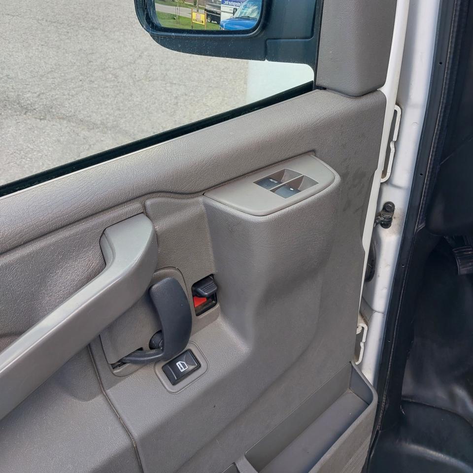 2019 Chevrolet Express 2500 V6 Cargo Van 135" WB Photo