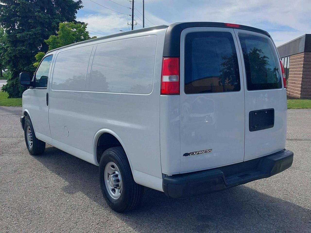 2019 Chevrolet Express 2500 V6 Cargo Van 135" WB Photo